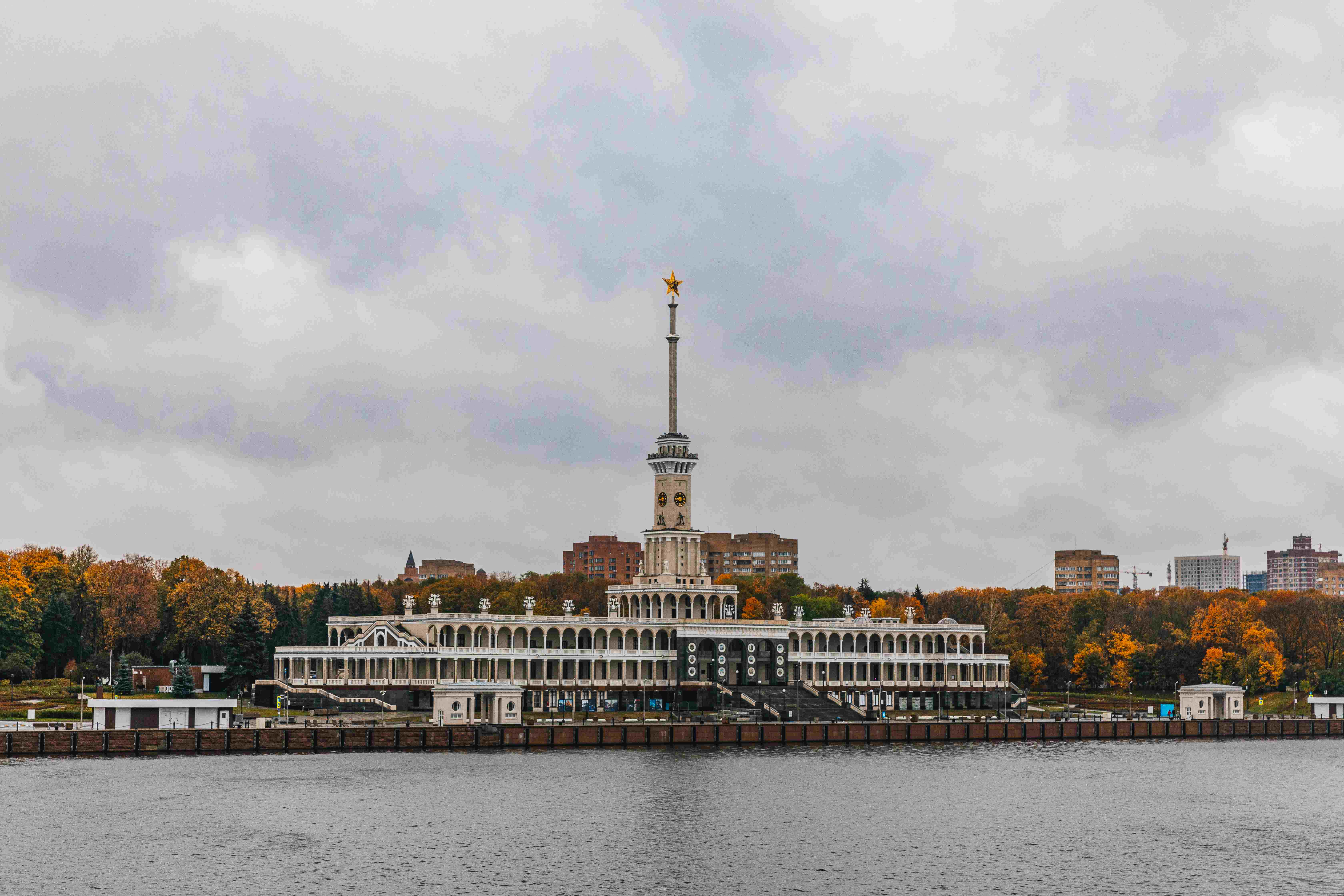 из Москвы — 4